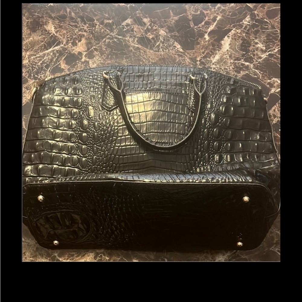 Brahmin “Duxbury” tote 

DIMENSIONS
12.8" W X 9.75" H X 5" D - Picture 3 of 4